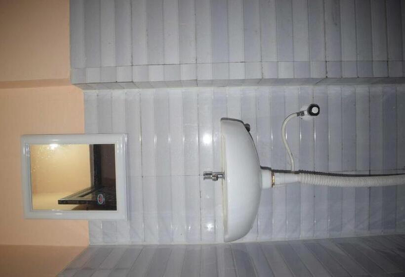 ホテル Spot On Maddy S Guest House