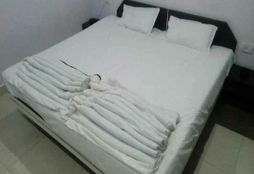 ホテル Amogh, Raisen