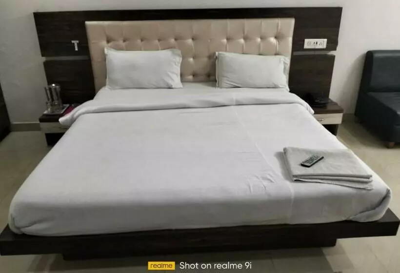 Hotelli Vardhman By Wb Inn