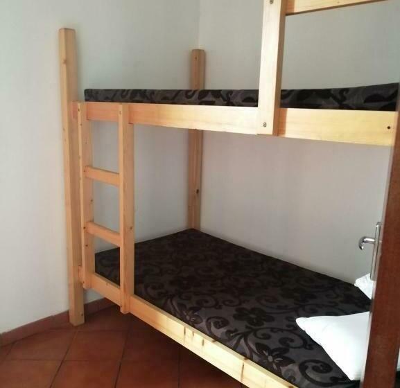 هتل Alojamento Castro Caminho De Santiago