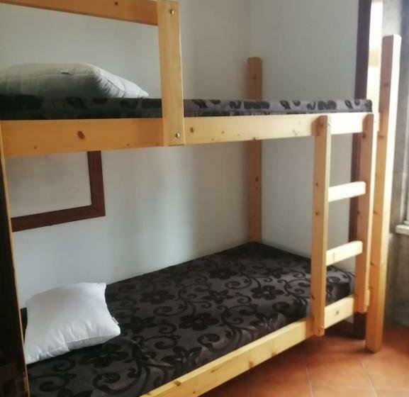 هتل Alojamento Castro Caminho De Santiago