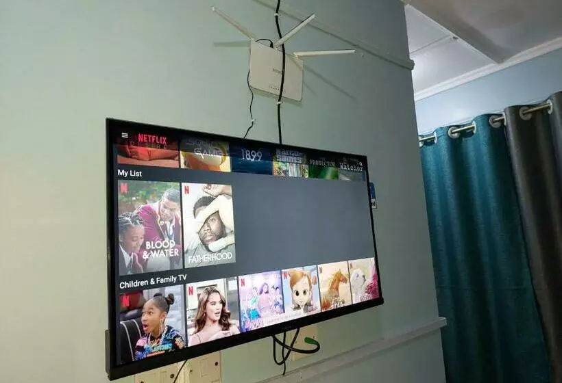 تختخواب و صبحانه Essie Studios Naivasha Cbd