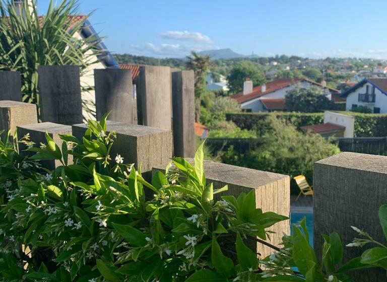 Bed and Breakfast Maison D Hôtes Etxea_&_co