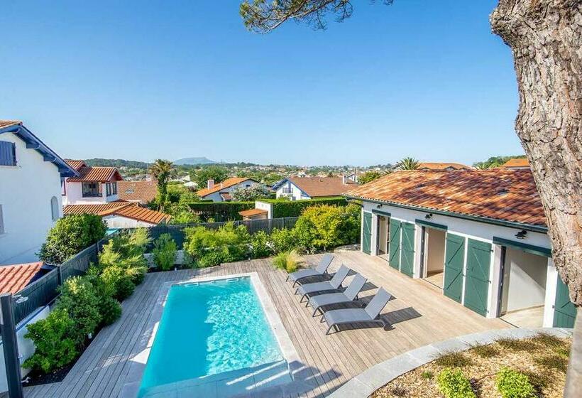 Bed and Breakfast Maison D Hôtes Etxea_&_co