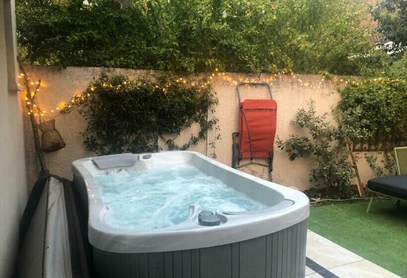 تختخواب و صبحانه Au Petit C Alain