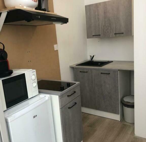 تختخواب و صبحانه Au Petit C Alain