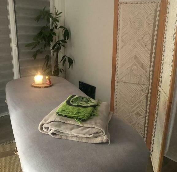 تختخواب و صبحانه Au Petit C Alain