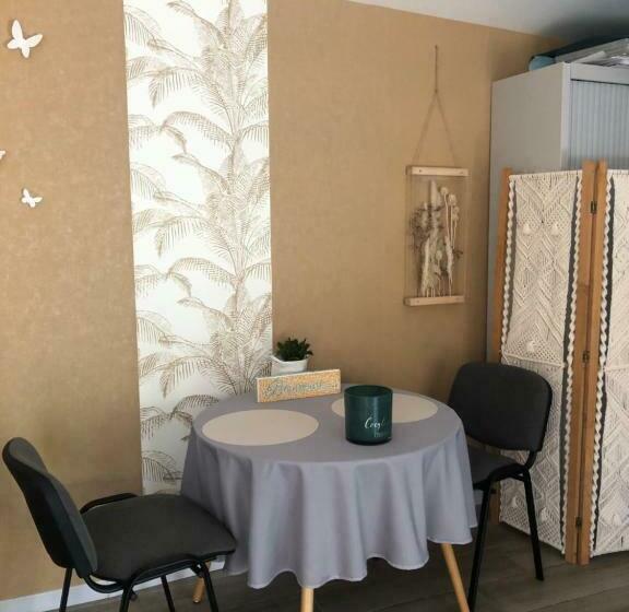 تختخواب و صبحانه Au Petit C Alain