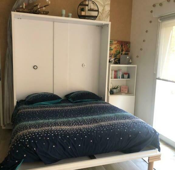 تختخواب و صبحانه Au Petit C Alain