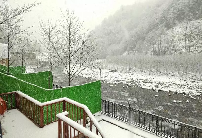 تختخواب و صبحانه Serinle Bungalow