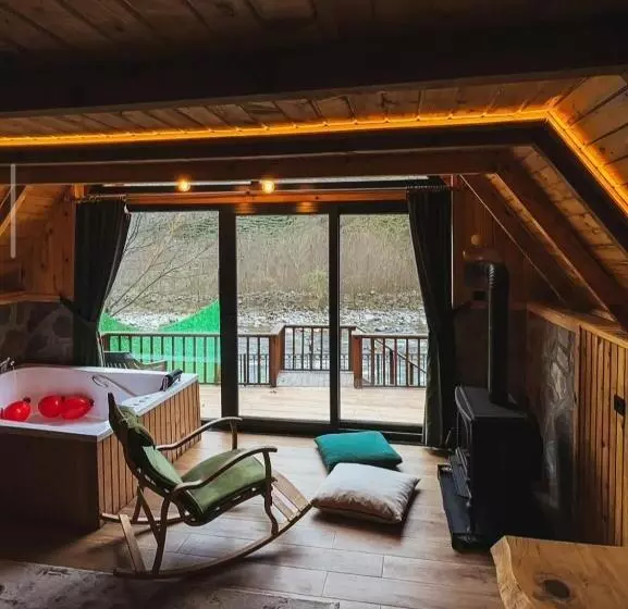 تختخواب و صبحانه Serinle Bungalow
