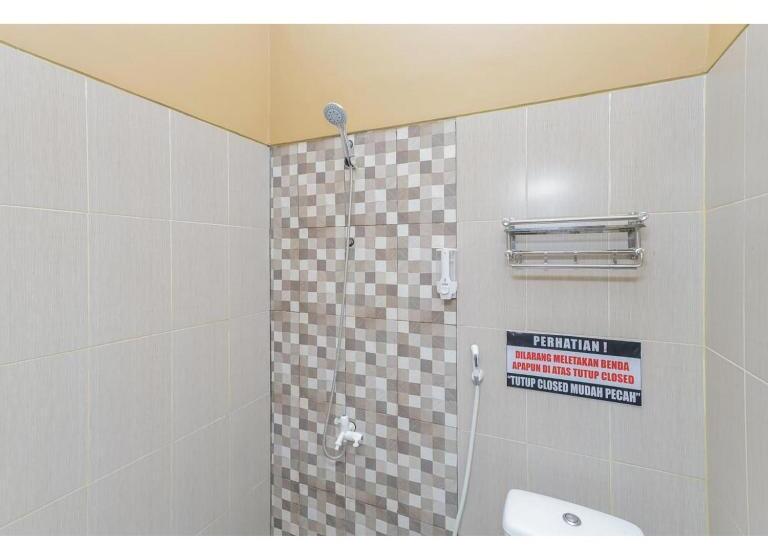 Otel Reddoorz Syariah At House Of Melati Kepanjen