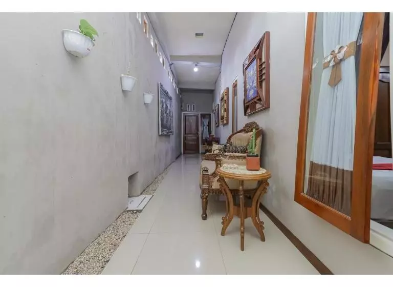Hotelli Reddoorz Syariah At House Of Melati Kepanjen