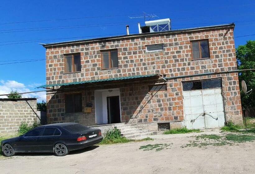 Pensió Garni Guesthouse