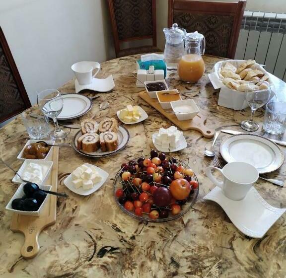 Pensió Garni Guesthouse