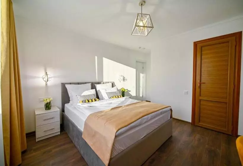 Aurelia Hotel & Restaurant