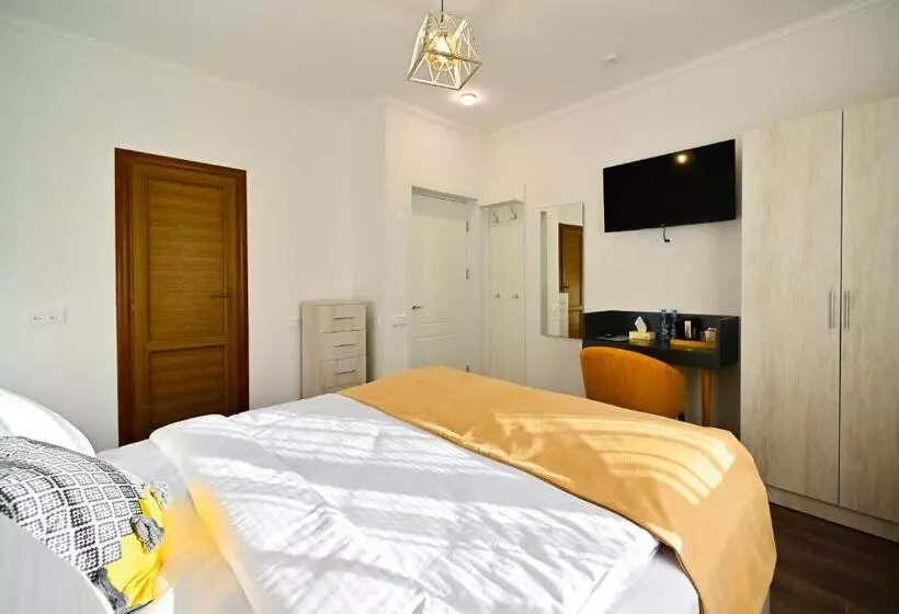 Aurelia Hotel & Restaurant