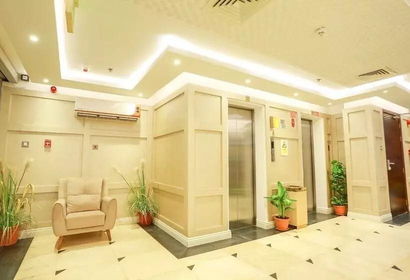 تختخواب و صبحانه Oyyo Plaza Hotel Apartment