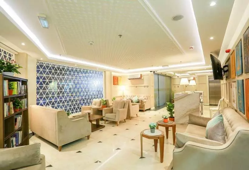 تختخواب و صبحانه Oyyo Plaza Hotel Apartment