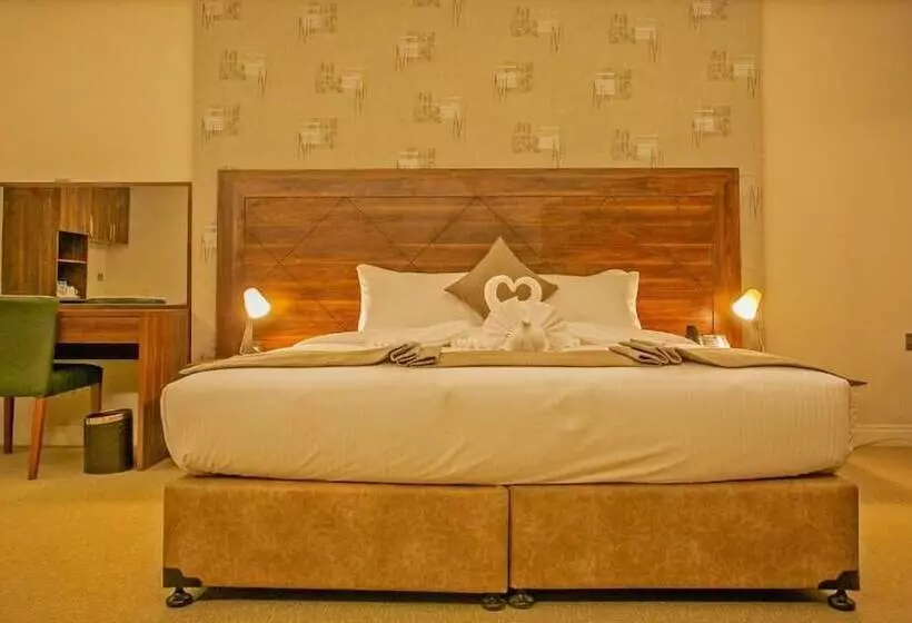 تختخواب و صبحانه Oyyo Plaza Hotel Apartment