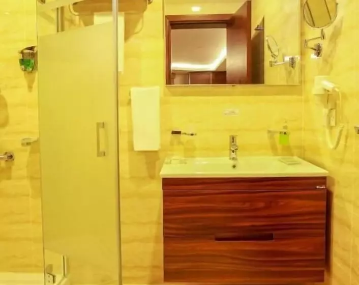 تختخواب و صبحانه Oyyo Plaza Hotel Apartment