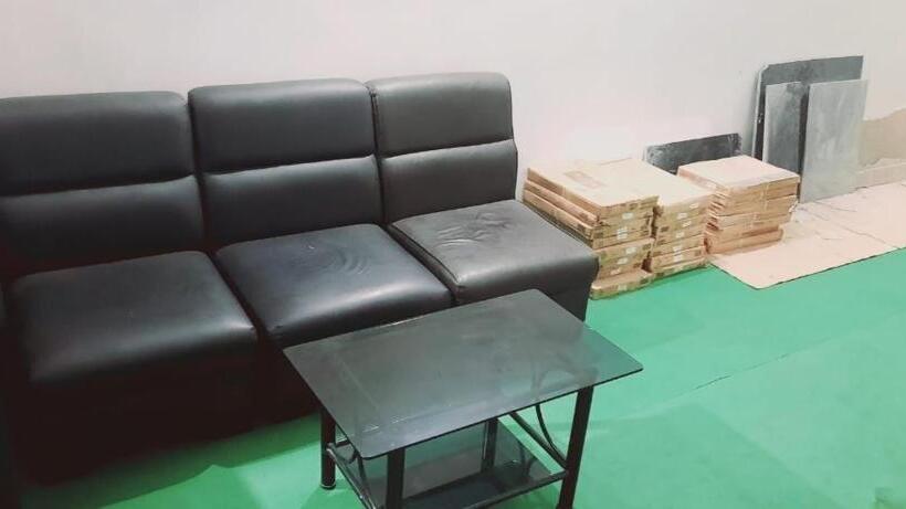 酒店 Pop 70083 National Inn