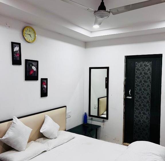 酒店 Pop 70083 National Inn