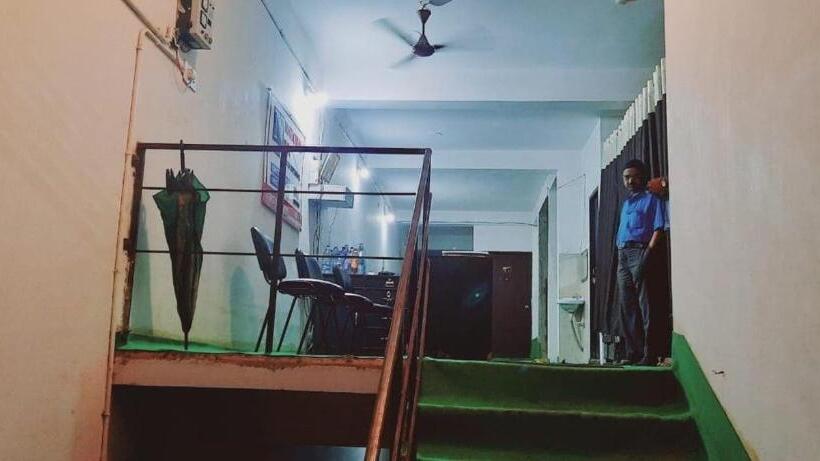 酒店 Pop 70083 National Inn