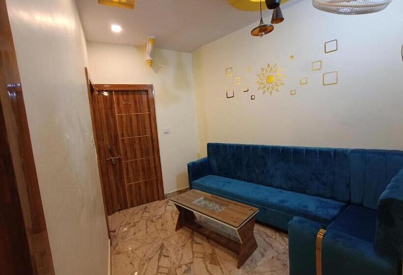 Hotel Rajwada Palace