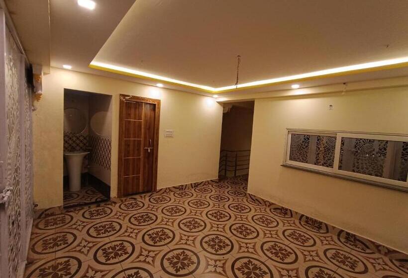 Hotel Rajwada Palace