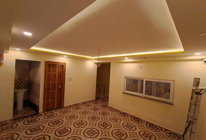 Hotel Rajwada Palace