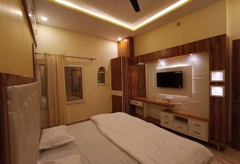 Hotel Rajwada Palace