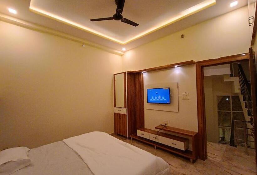 Hotel Rajwada Palace