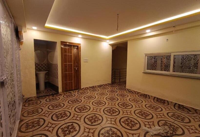 Hotel Rajwada Palace