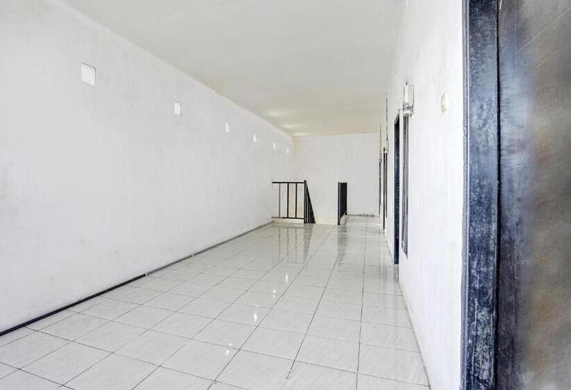 Hotel Spot On 91789 Kost Umik Sidoarjo Syariah