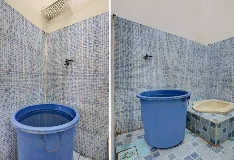 ホテル Spot On 91789 Kost Umik Sidoarjo Syariah