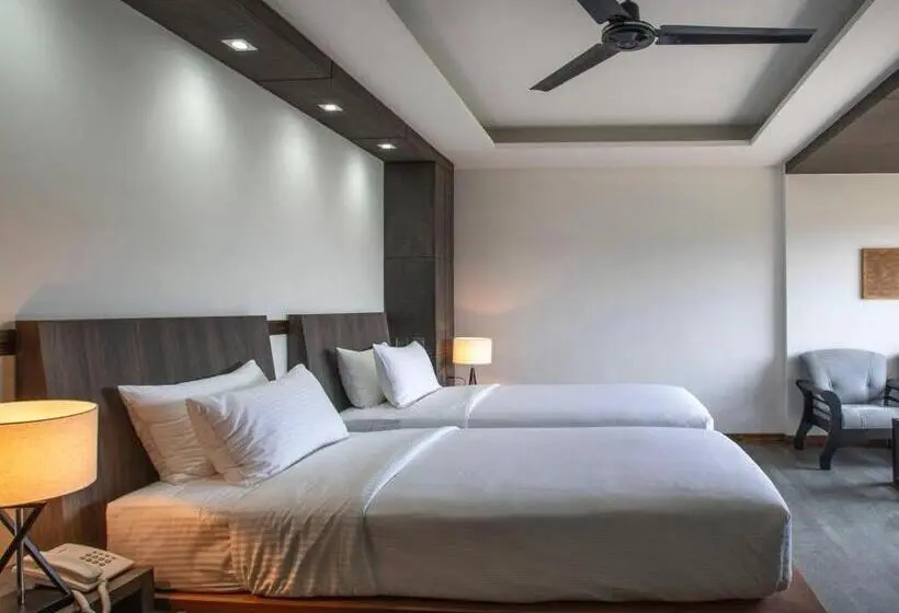 هتل Ataraxis Grand And Spa Fuvahmulah