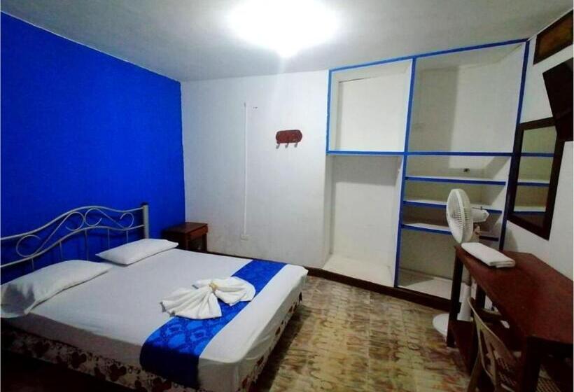 پانسیون Hostal El Rey