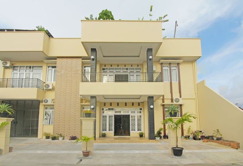 בית מלון כפרי Utama Residence