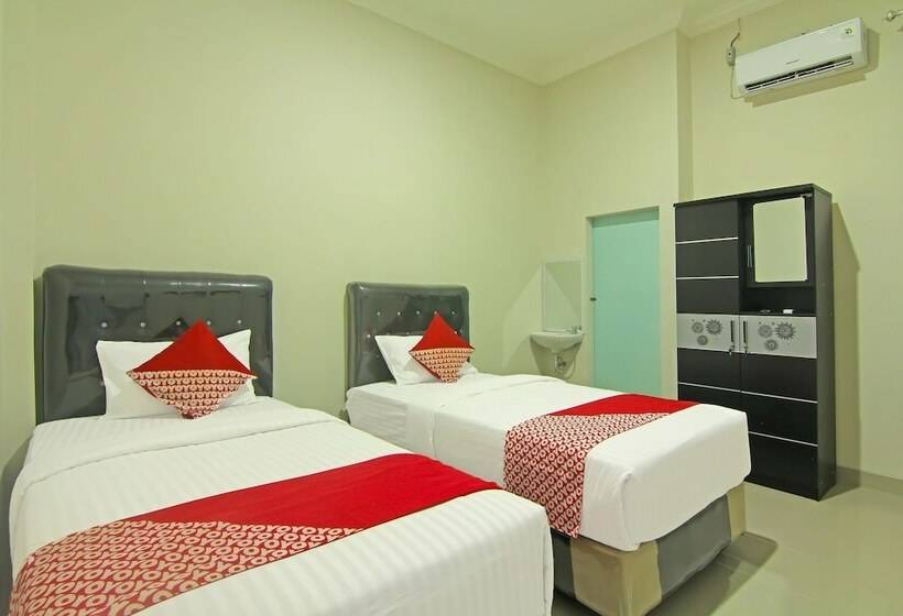 בית מלון כפרי Utama Residence