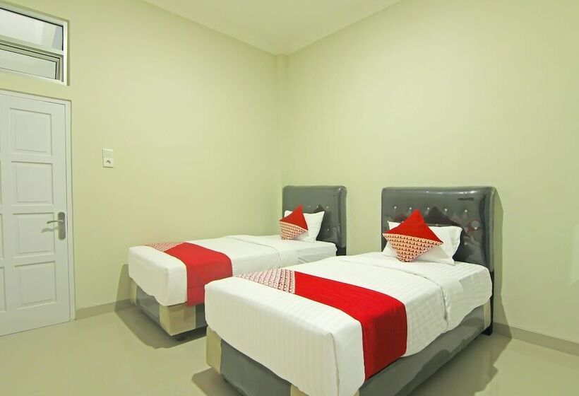 בית מלון כפרי Utama Residence