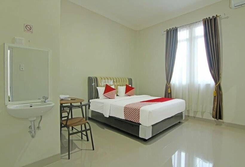 בית מלון כפרי Utama Residence