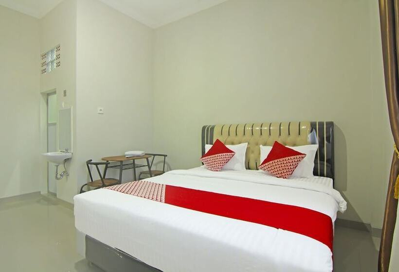 בית מלון כפרי Utama Residence