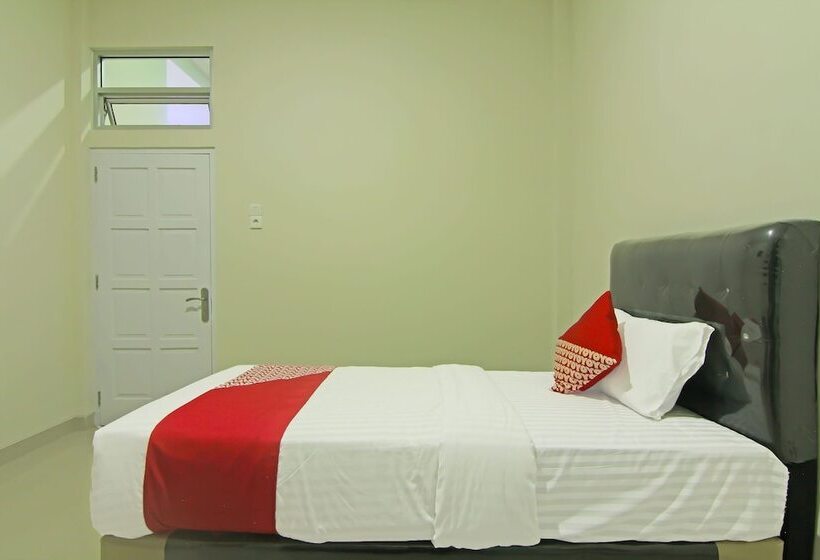 בית מלון כפרי Utama Residence