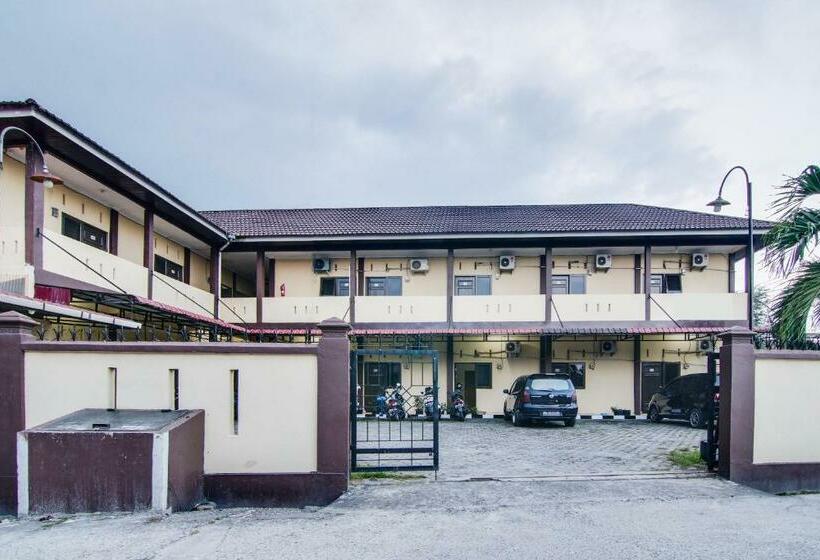 호텔 Spot On 91752 Izzami Homestay Syariah