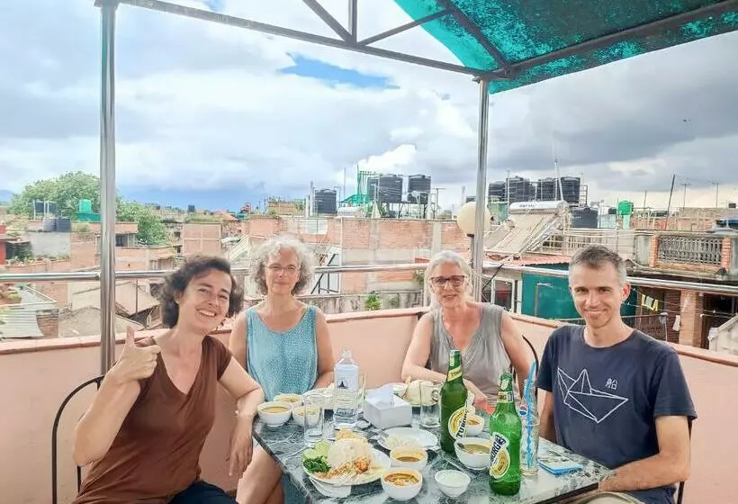 پانسیون Rupakot And Rooftop Restaurant