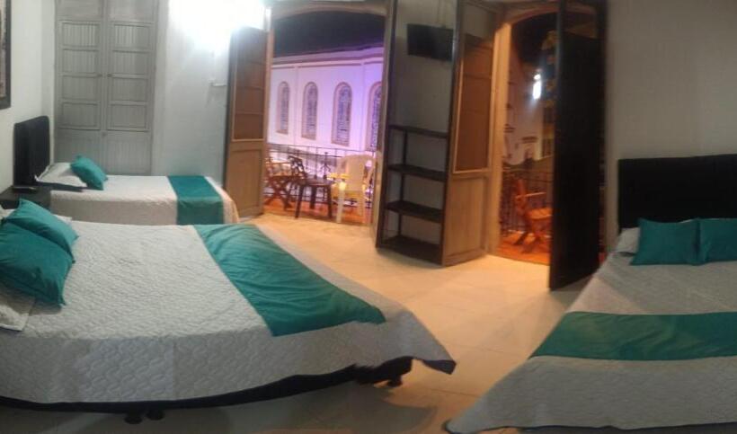 פנסיון San Martin Plaza