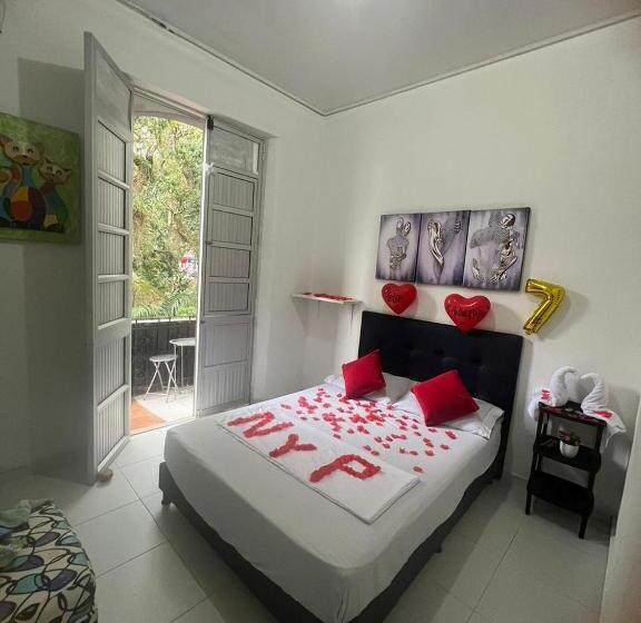 פנסיון San Martin Plaza