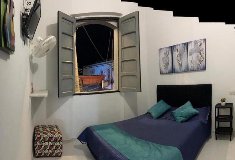 פנסיון San Martin Plaza