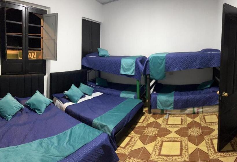 פנסיון San Martin Plaza